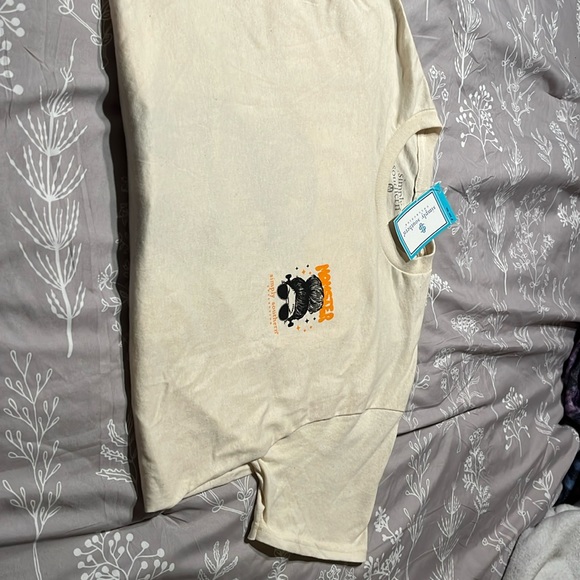 New. T-shirt Simply Southern size medium. - Picture 3 of 5